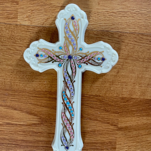 Vintage gold leaf enamel porcelain cross - Picture 4 of 4